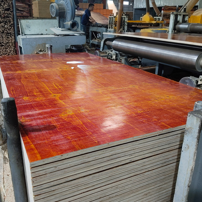 是什么原因會造成建筑模板出現(xiàn)開裂插圖